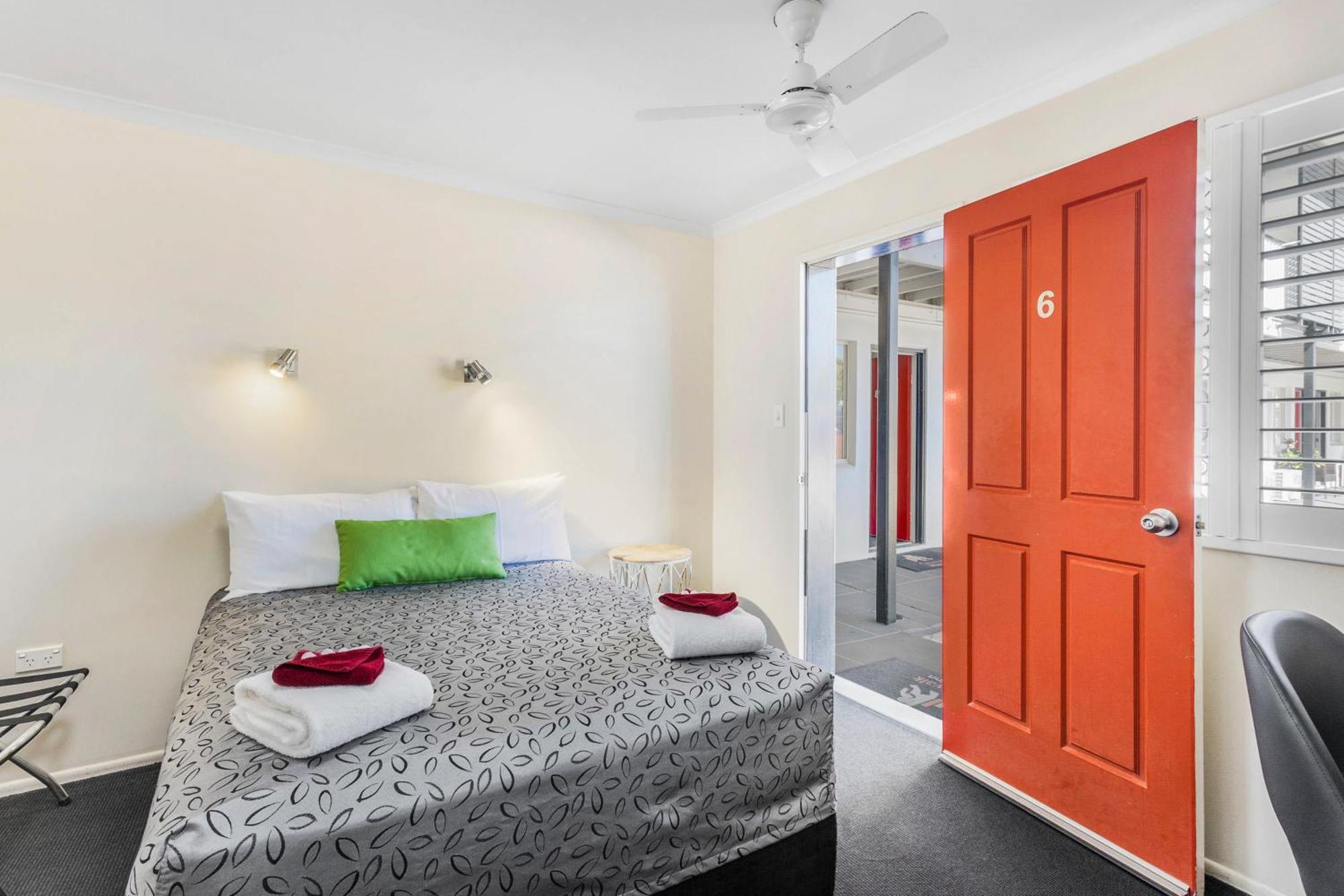Citywalk Motor Inn Рокгемптон Экстерьер фото
